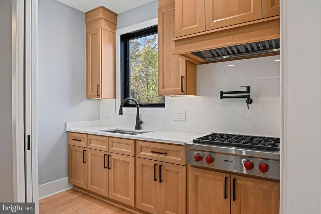 Photo of 1052 BALLS HILL ROAD