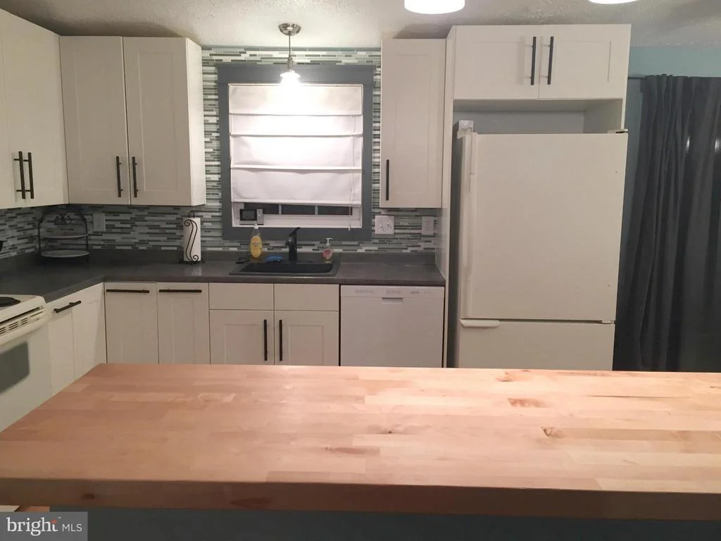 Photo of 1829 MILLSTREAM DRIVE