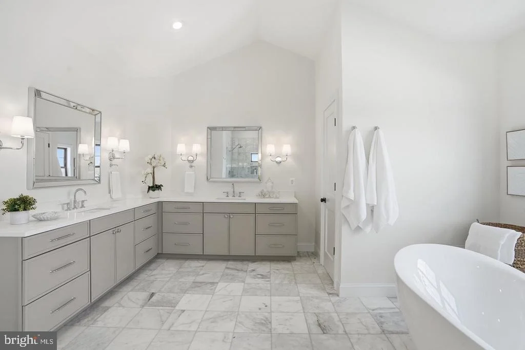 Photo of 6512 WILLIAMSBURG BOULEVARD