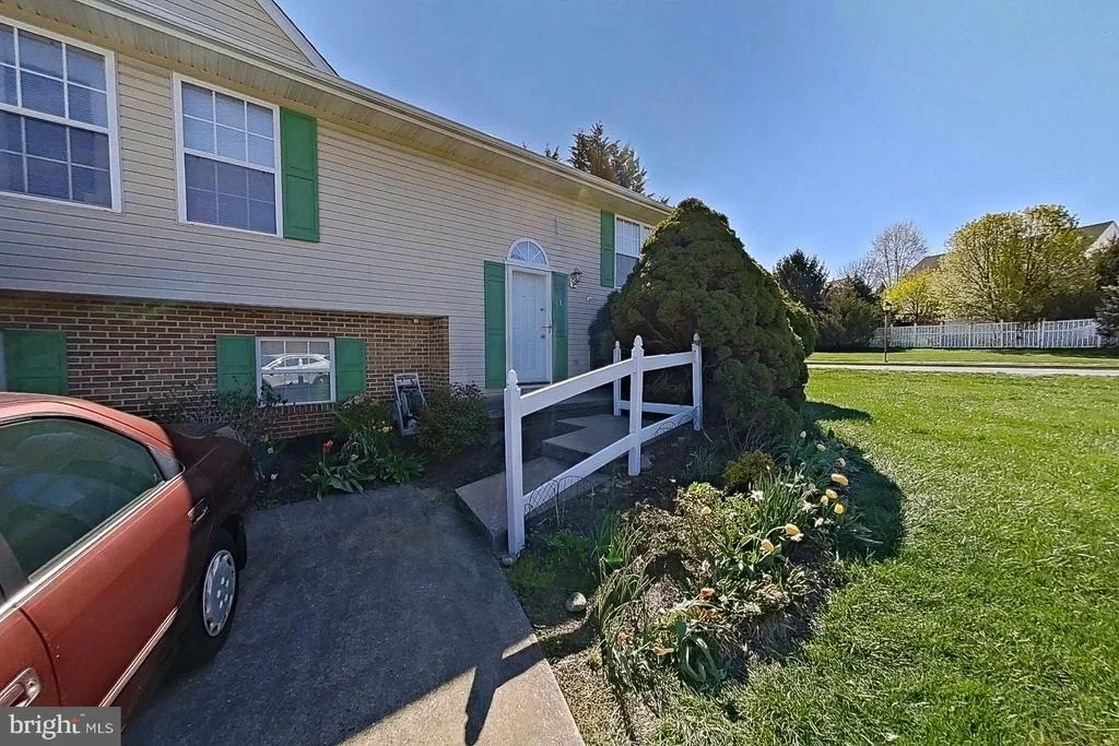 Photo of 1 BANCROFT STREET