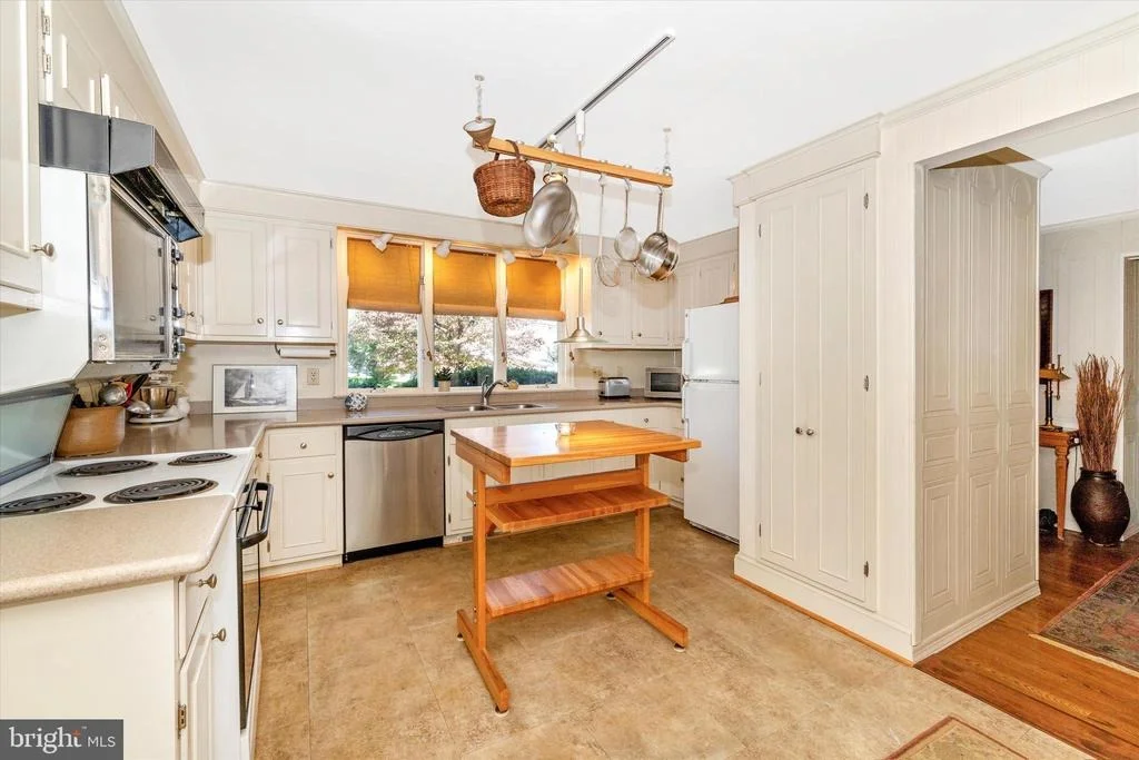 Photo of 5433 SHOOKSTOWN ROAD