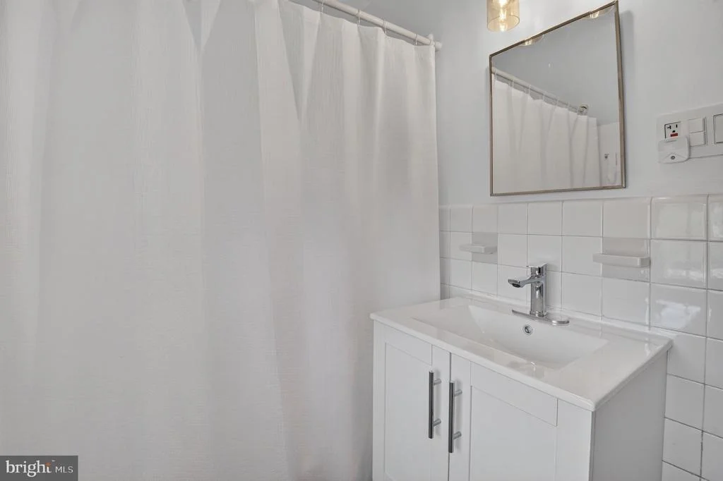 Photo of 104 WILLIAMSBURG DRIVE