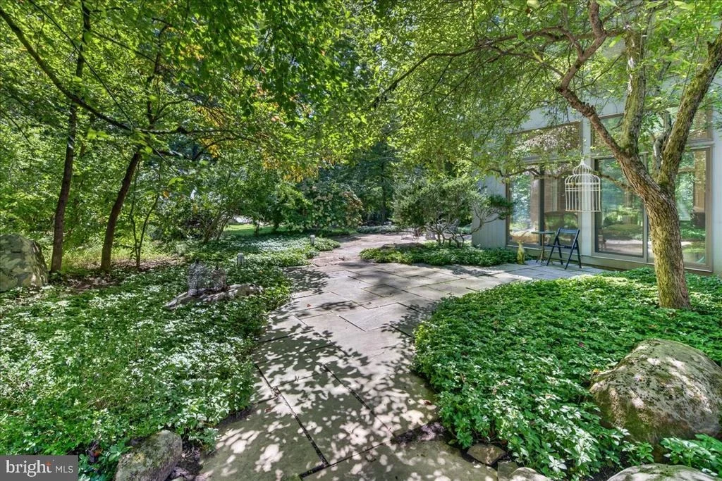 Photo of 24 WHITE OAK DRIVE