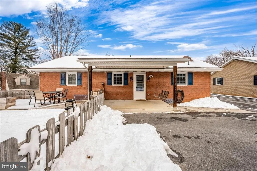 Photo of 15225 CLEAR SPRING ROAD
