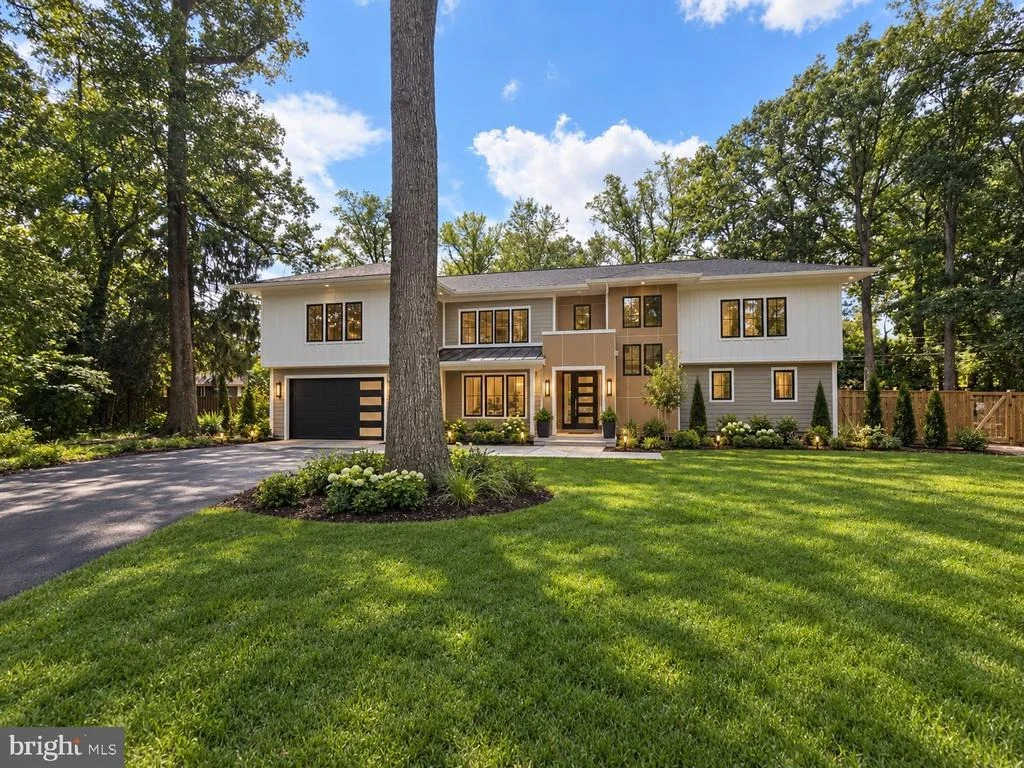 Photo of 8615 ACORN CIRCLE