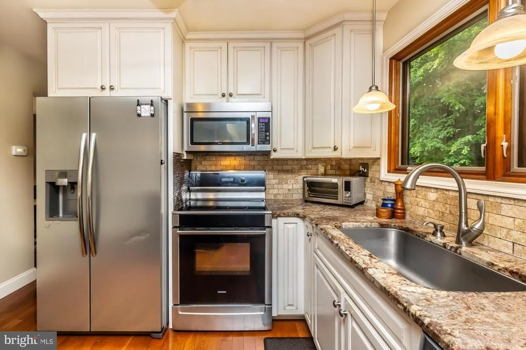 Photo of 820 BEZEL ROAD