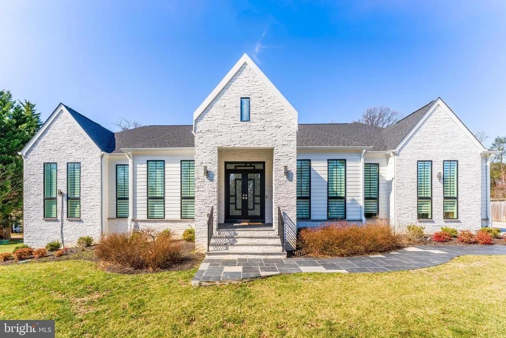 Photo of 908 WALKER ROAD