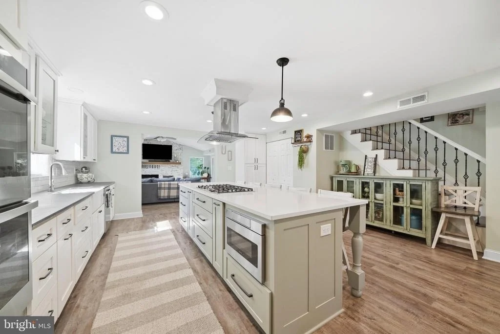 Photo of 1743 MAYFAIR PLACE