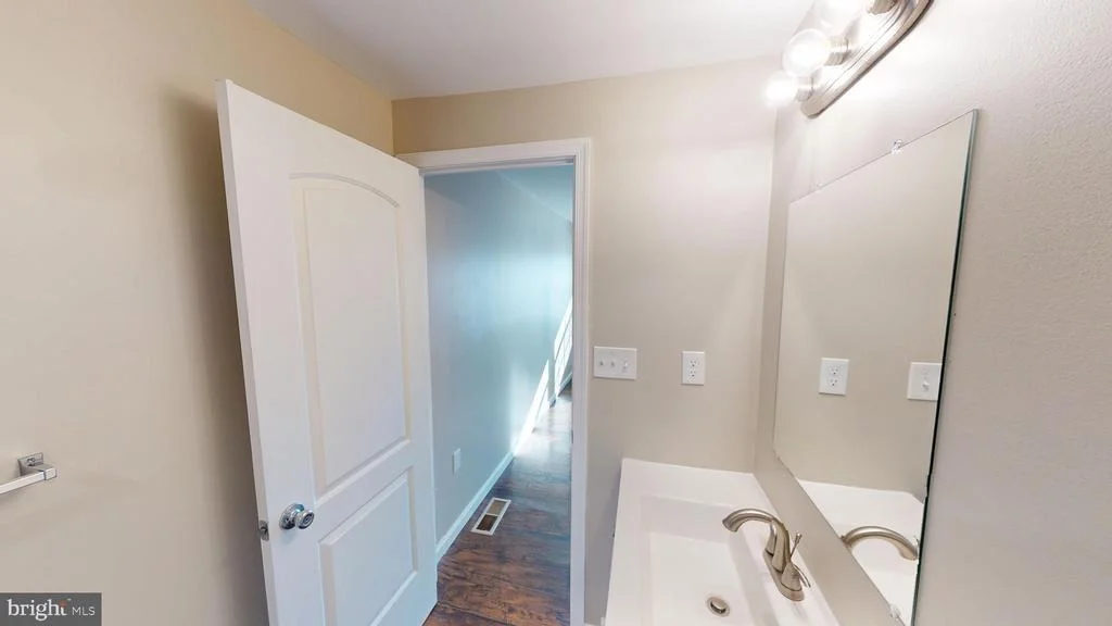 Photo of 5014 NICHOLAS ROAD