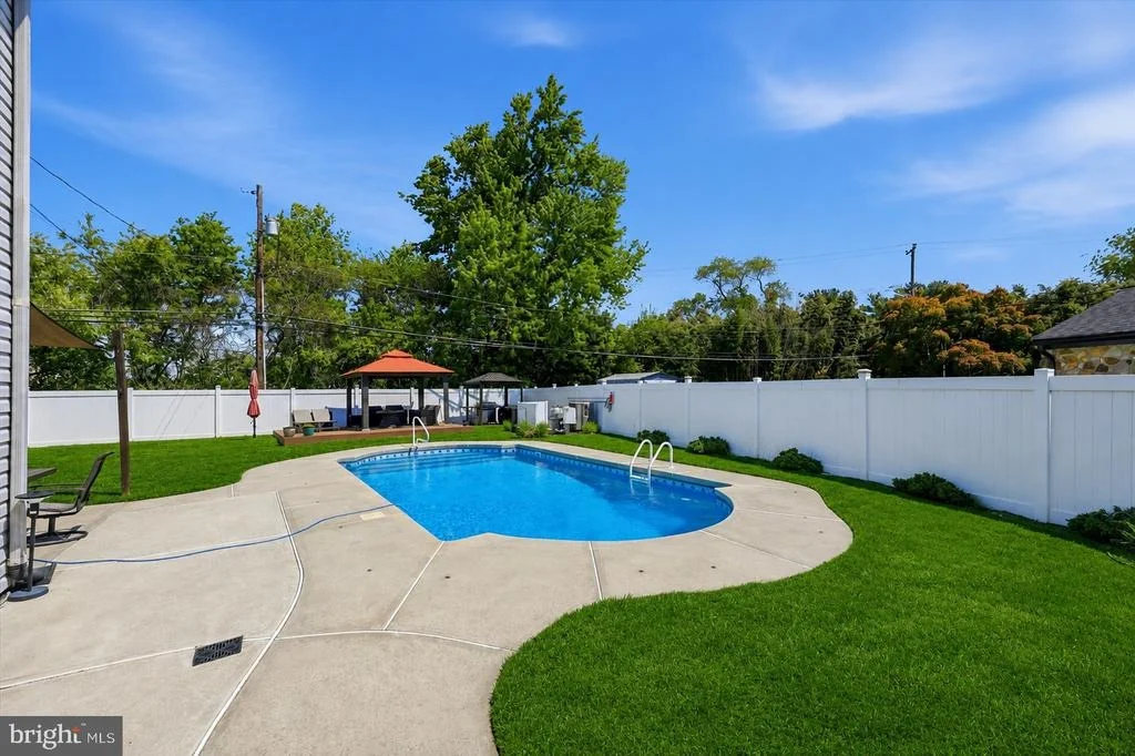Photo of 401 STONYBROOK DRIVE