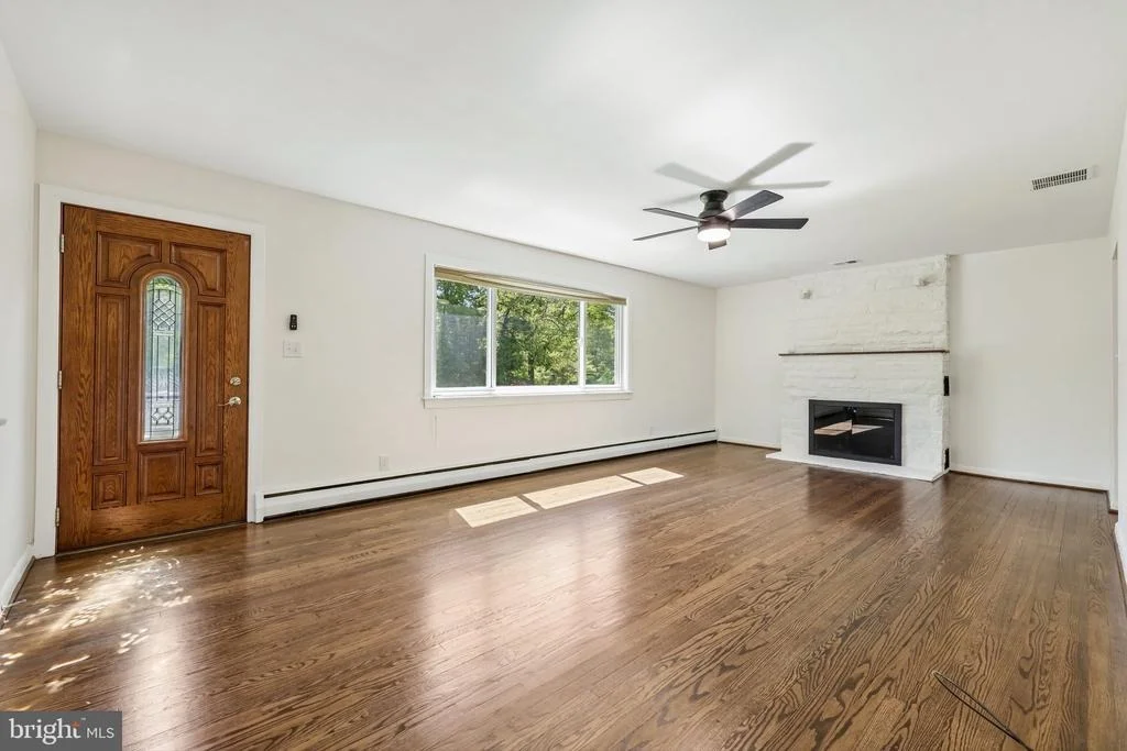 Photo of 816 MEADOW ROAD