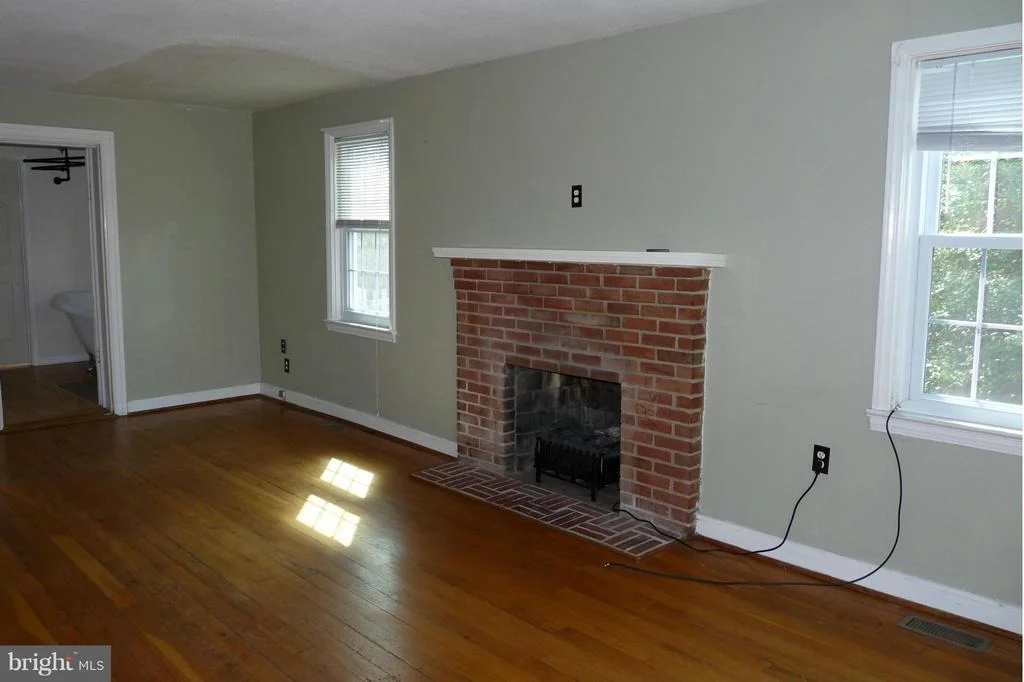 Photo of 604 MILITARY ROAD