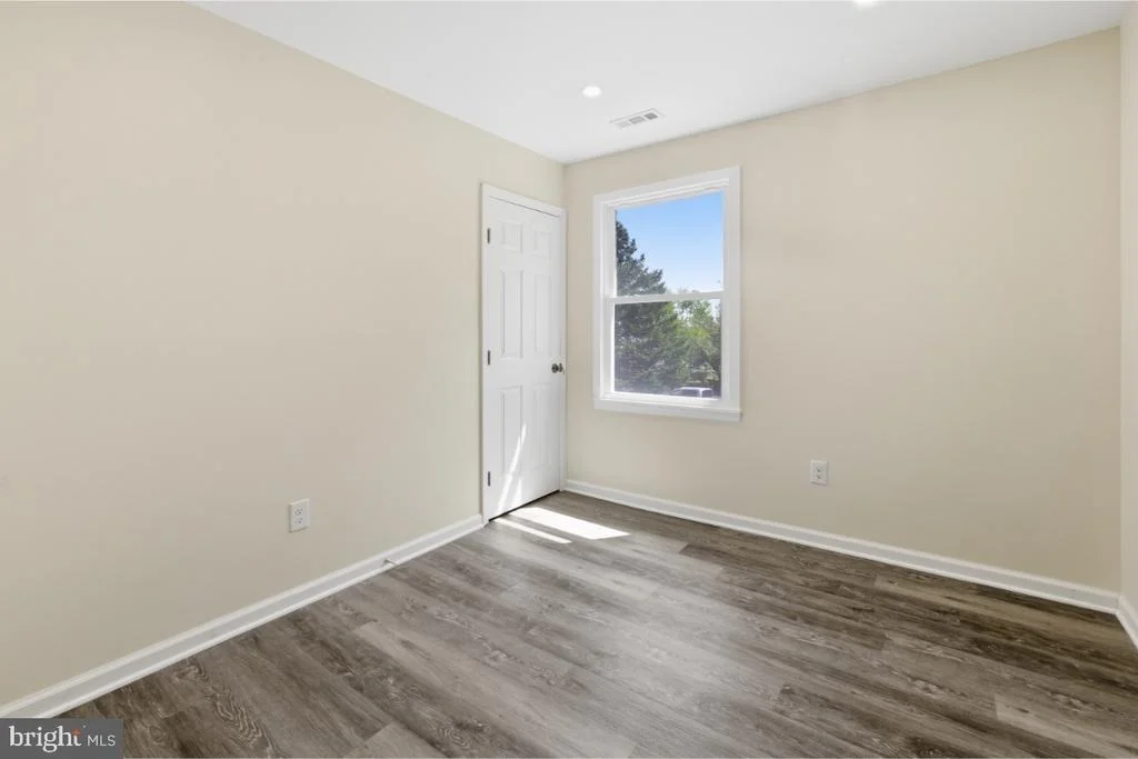 Photo of 24823 CUTSAIL DRIVE