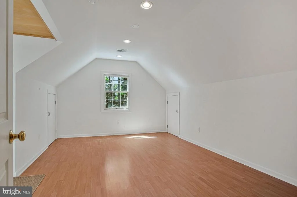 Photo of 421 EDGEWATER ROAD