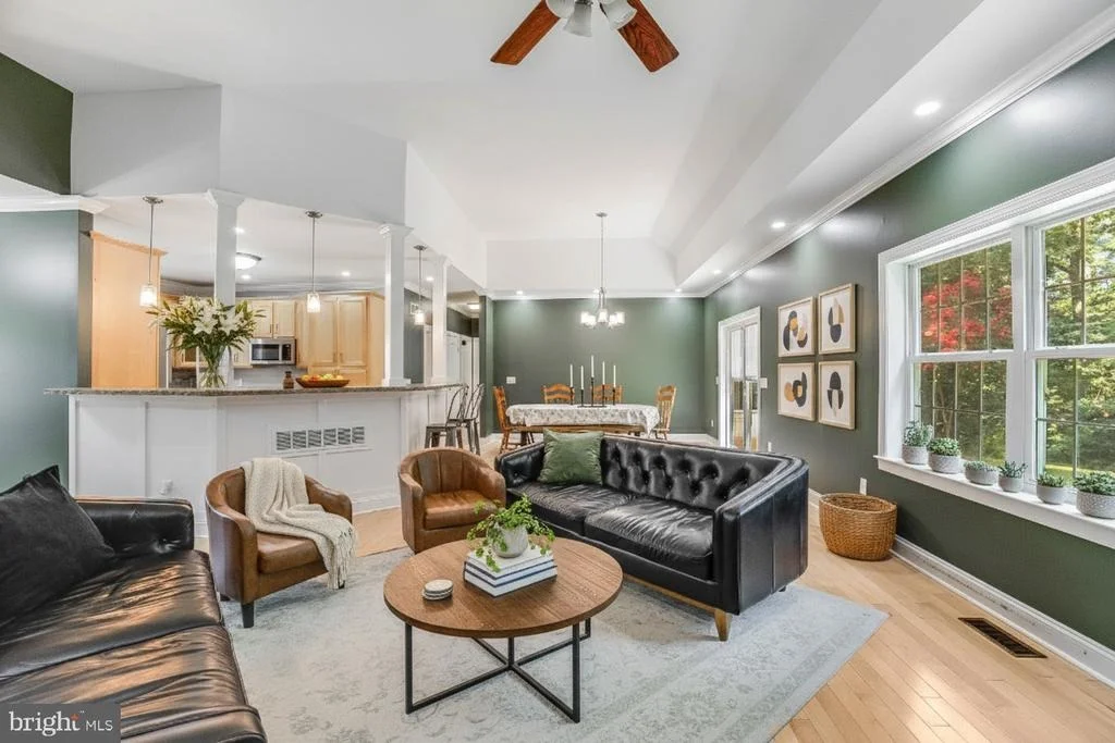 Photo of 33015 FOREST KNOLL DRIVE