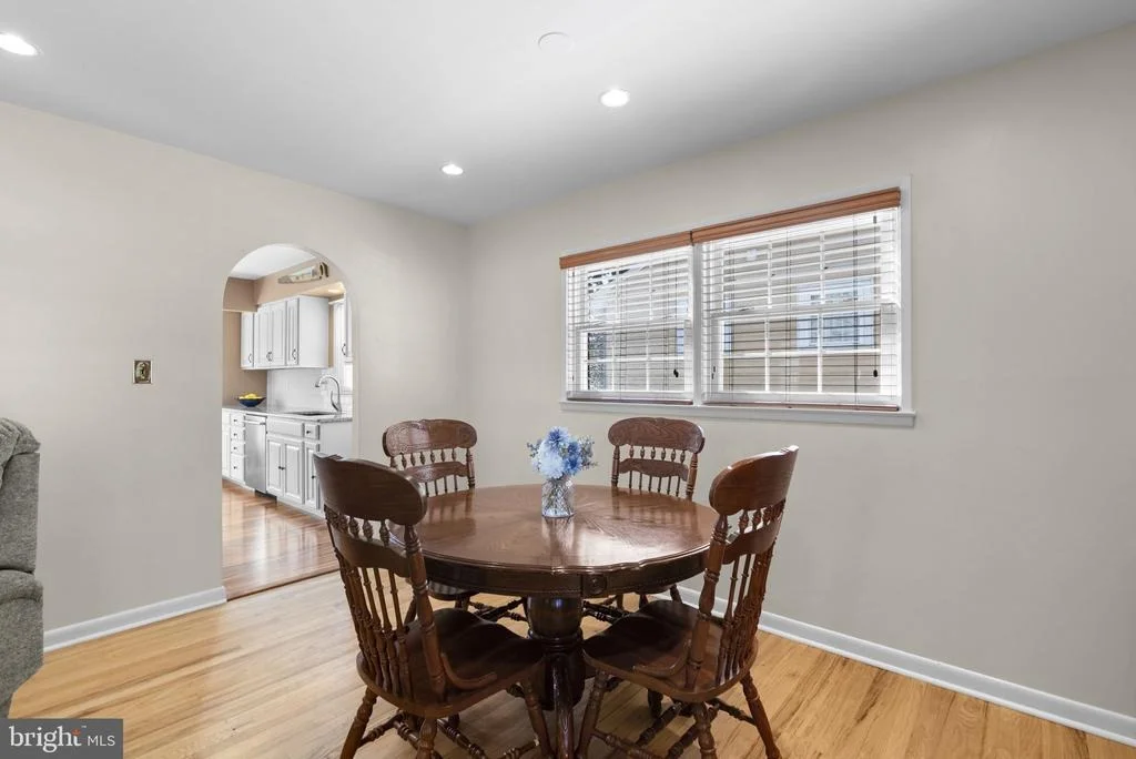 Photo of 1106 BEALL PLACE