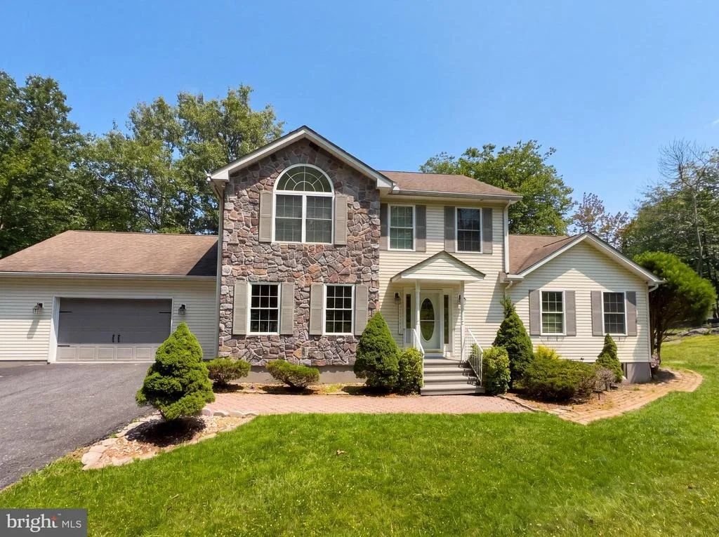Photo of 814 CLEARVIEW DRIVE