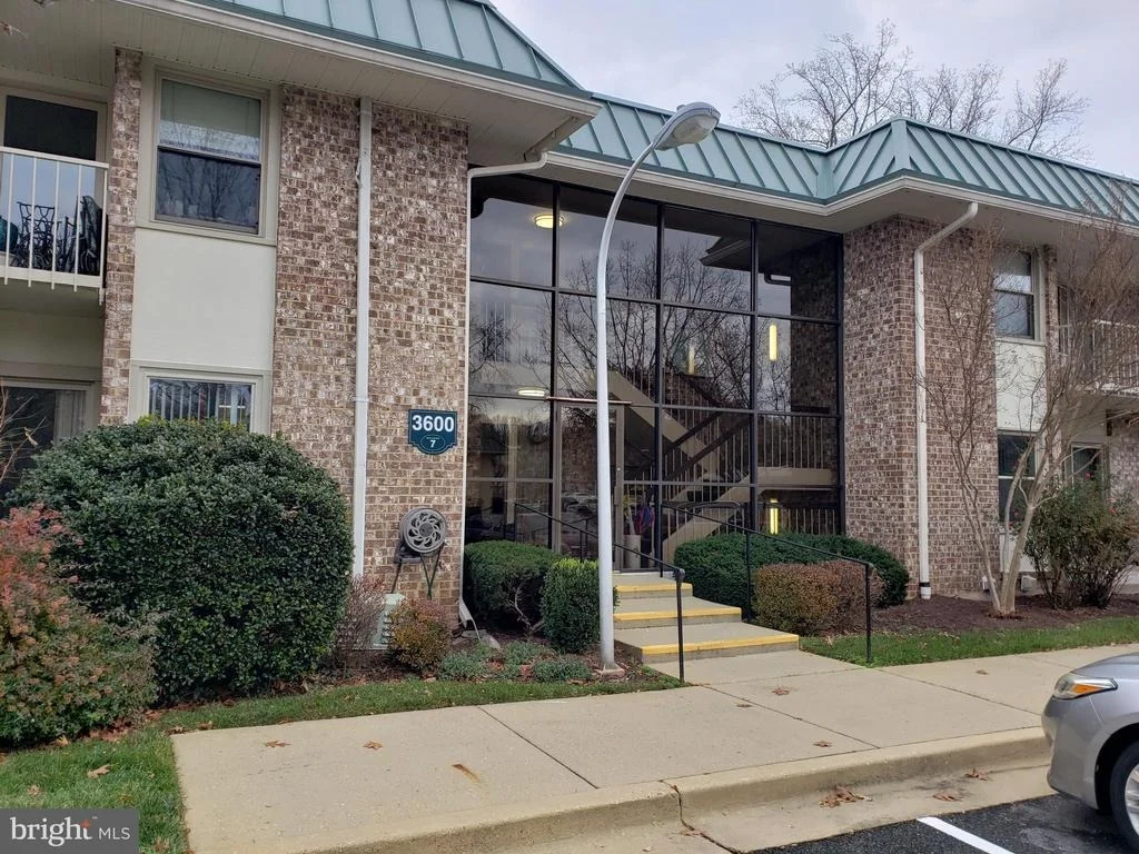 Photo of Unit 72D at 3600 GLENEAGLES DRIVE