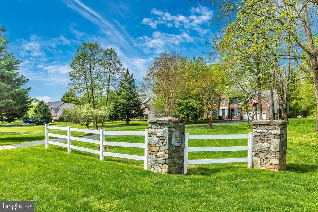 Photo of 19834 FALLING SPRING COURT
