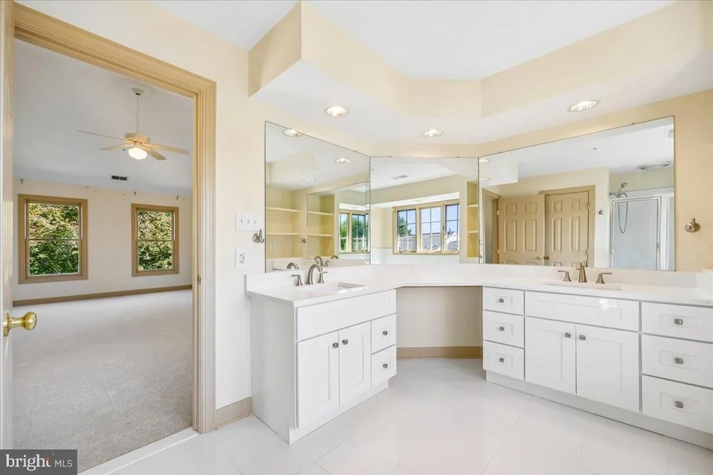 Photo of 21400 MANOR VIEW CIRCLE