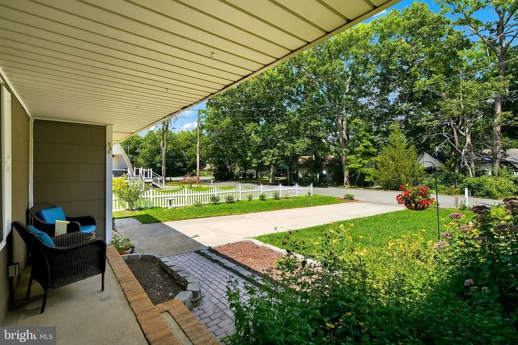 Photo of 2215 LONGWOOD DRIVE