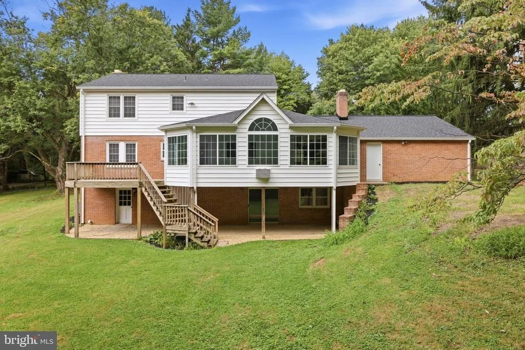 Photo of 28405 HONEYSUCKLE DRIVE