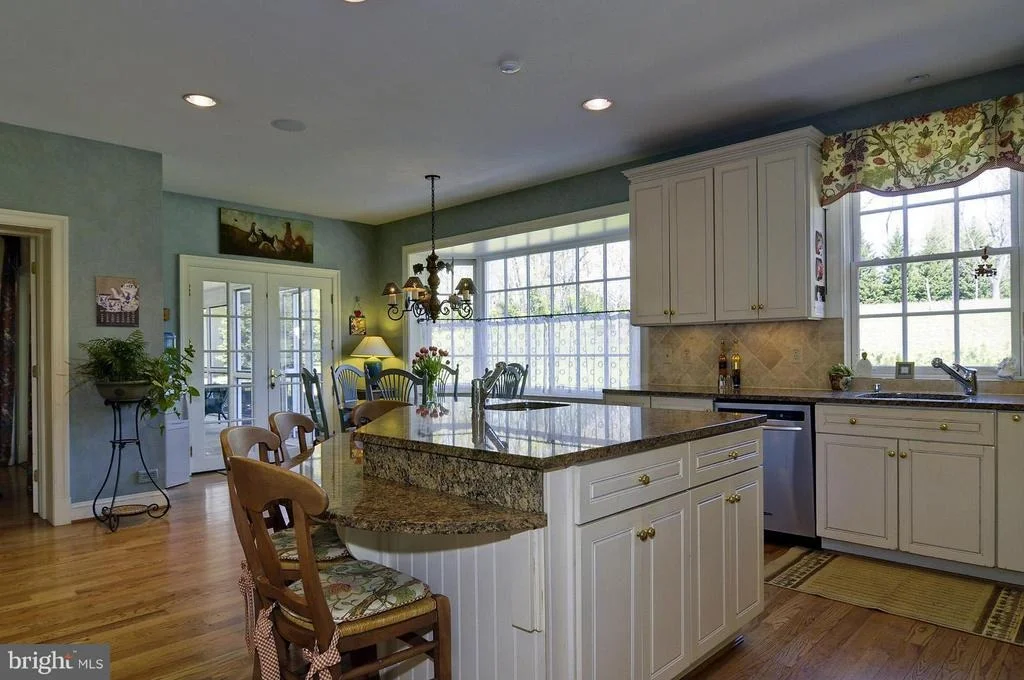 Photo of 330 SPRINGBROOK DRIVE