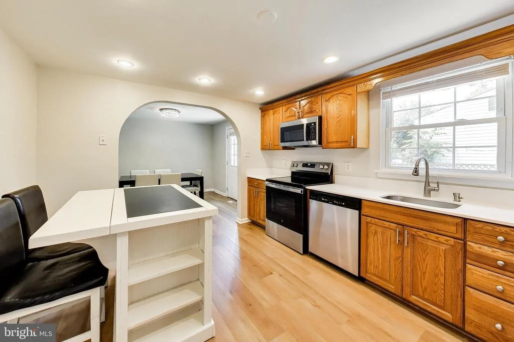 Photo of 9152 BURKE ROAD