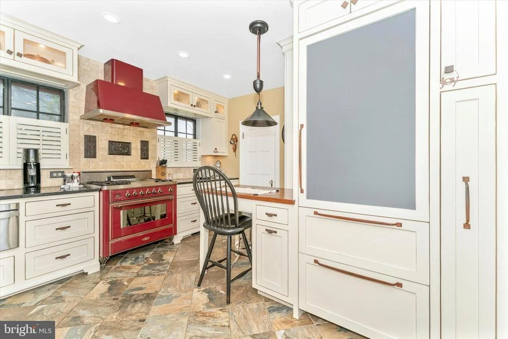 Photo of 402 W 2ND STREET