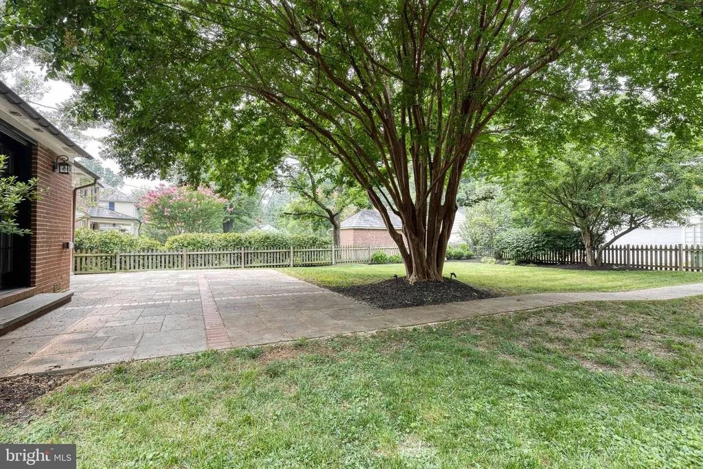 Photo of 336 BROADMOOR ROAD