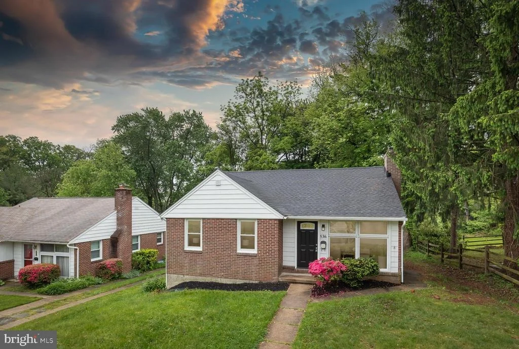 Photo of 536 BROOK ROAD