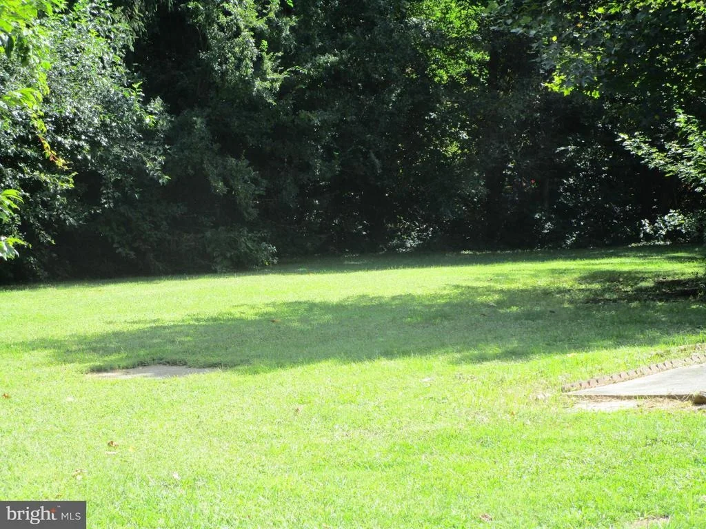 Photo of 40 W FAIRWAY CIRCLE