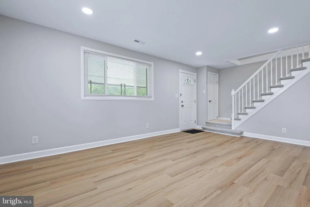 Photo of 1404 SPRING AVENUE