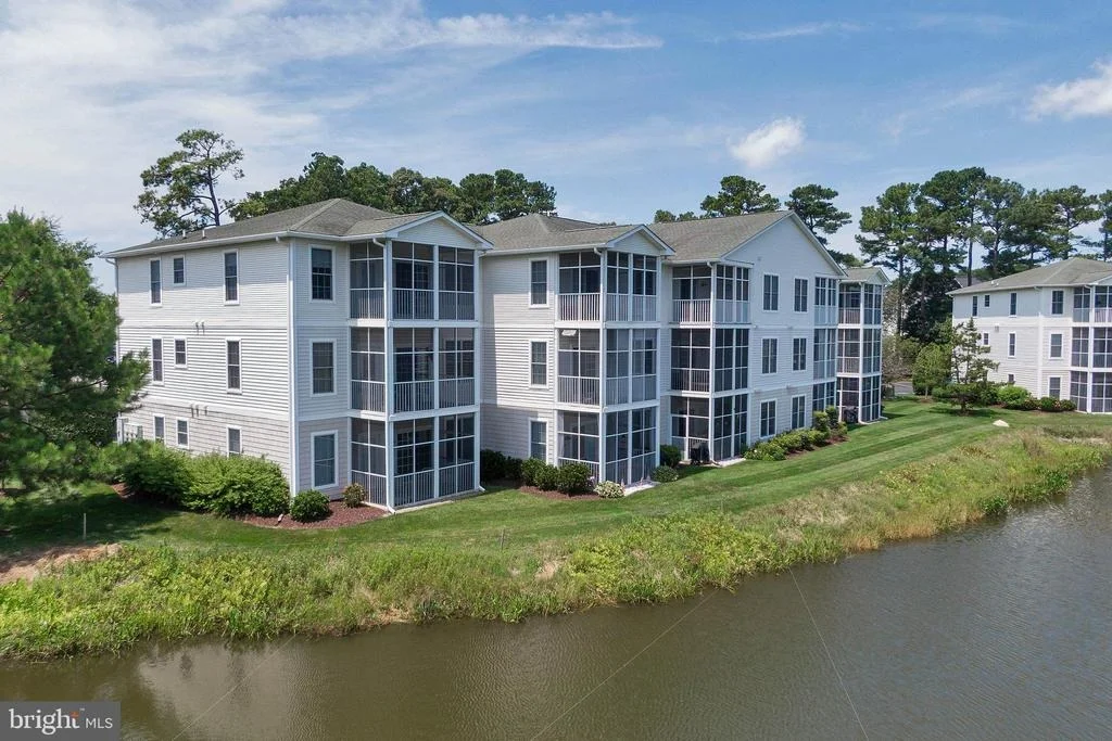 Photo of Unit 4303 at 20007 SANDY BOTTOM CIRCLE