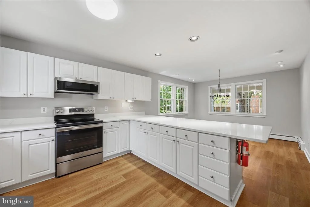 Photo of 565 SUNSET KNOLL ROAD