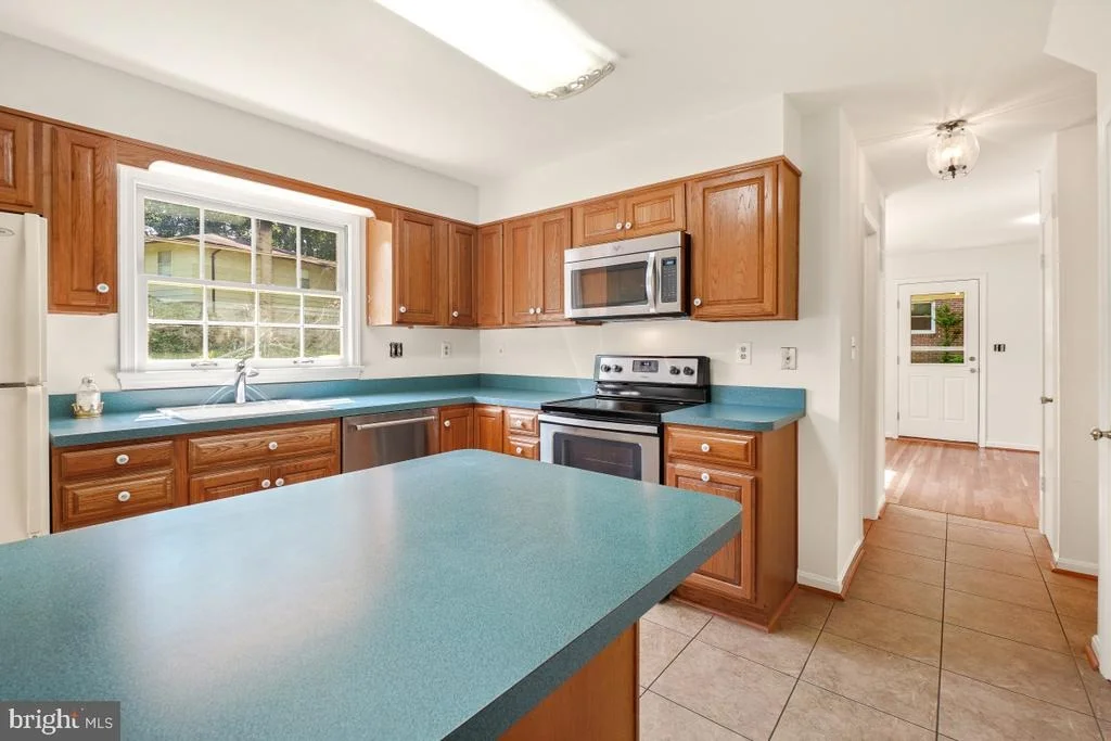Photo of 882 DIAMOND DRIVE