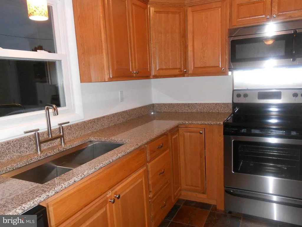 Photo of 6212 APPLETOWN ROAD