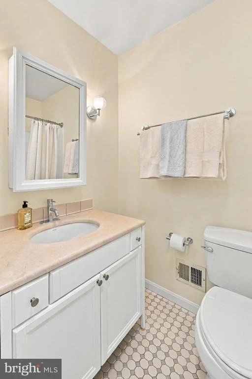 Photo of 616 PICKFORD PLACE NE
