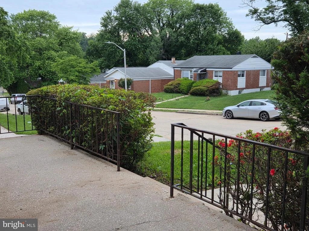 Photo of 5912 WINNER AVENUE