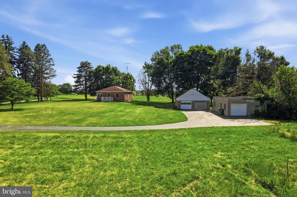 Photo of 3560 RAINTREE ROAD
