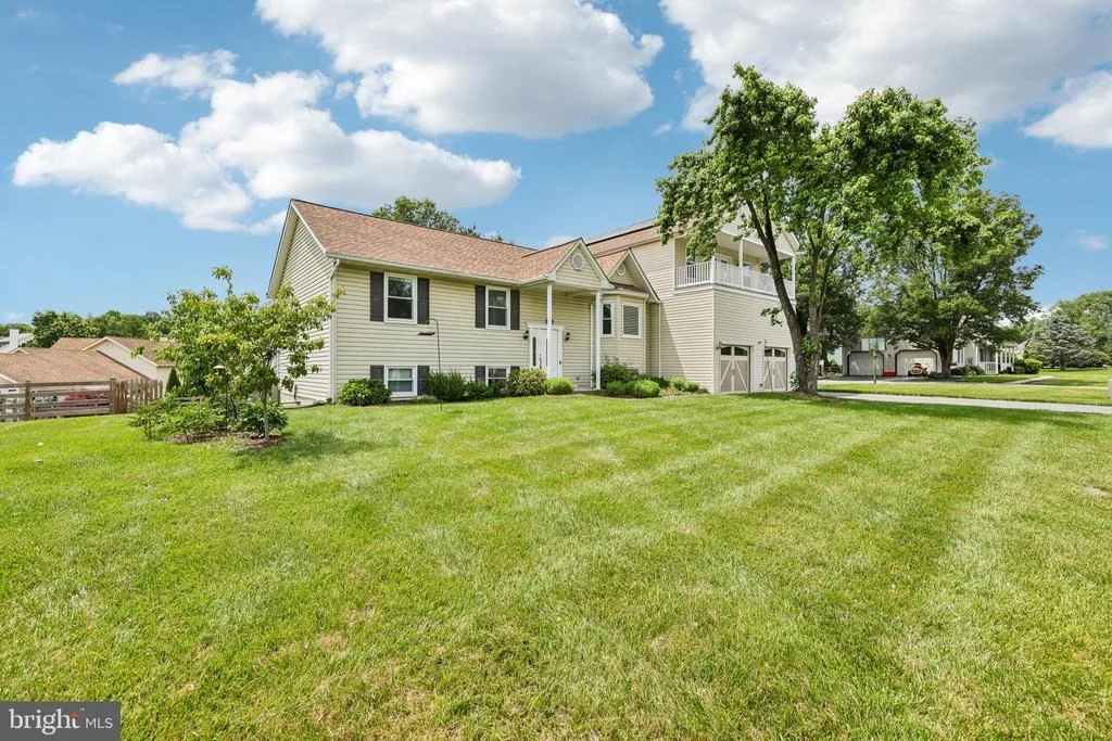 Photo of 902 CLAUSER COURT