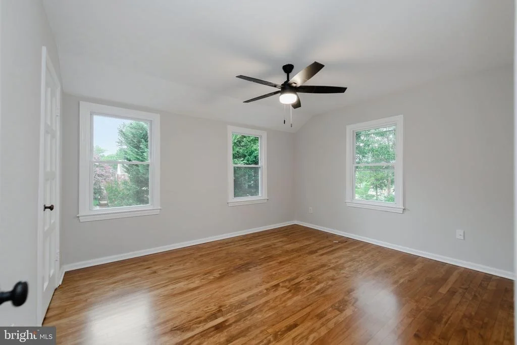 Photo of 5933 WILLIAMSBURG ROAD