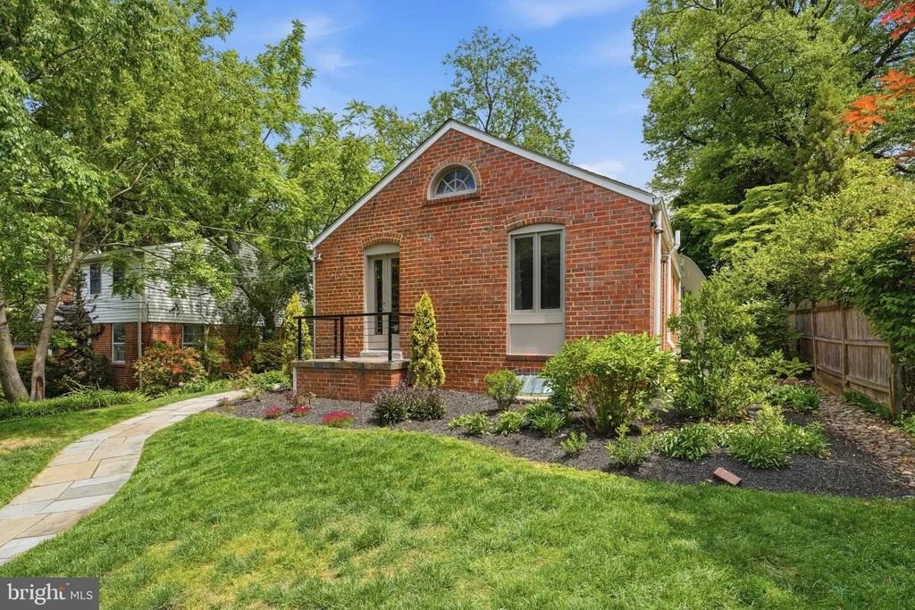 Photo of 9109 BRADFORD ROAD