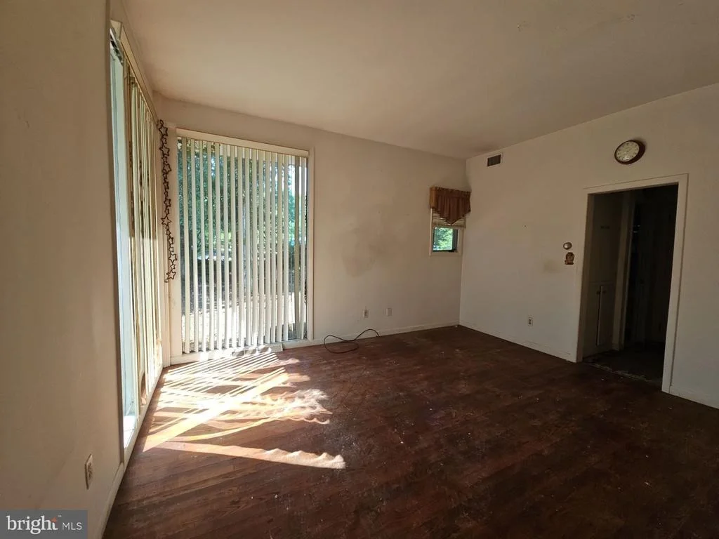 Photo of 10 OAK DRIVE