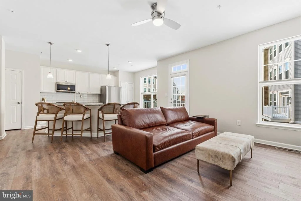Photo of 5902 FORUM SQUARE