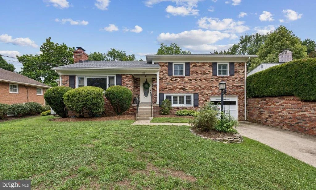 Photo of 1121 TANLEY ROAD