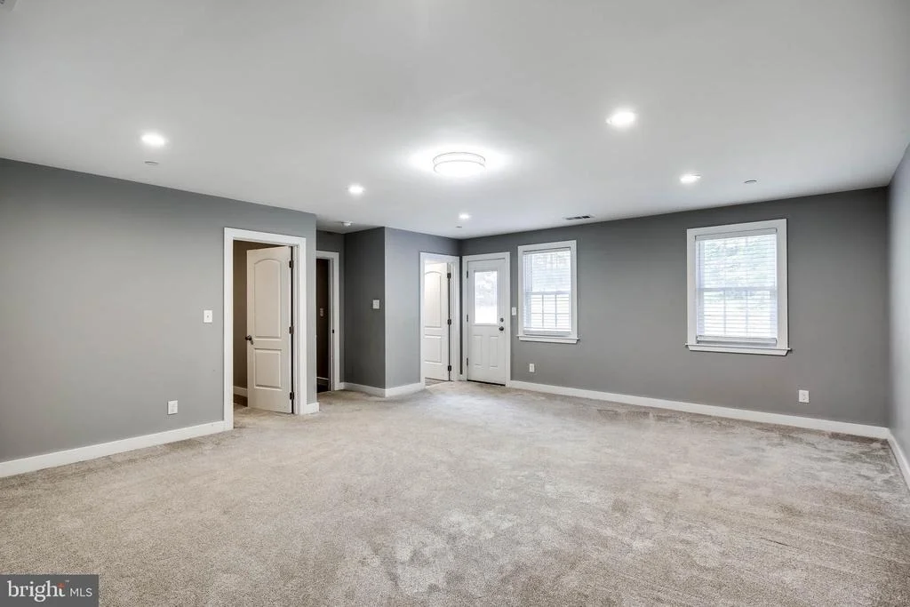 Photo of 3319 MAIL ROAD