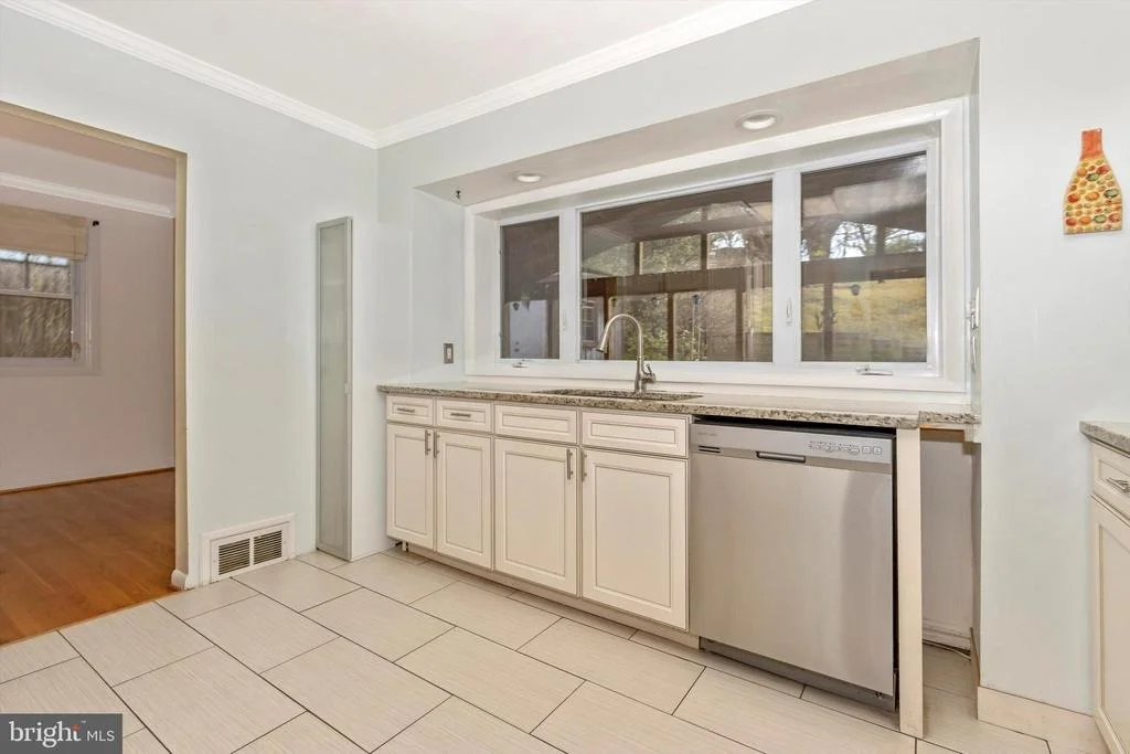 Photo of 4112 WELLER ROAD