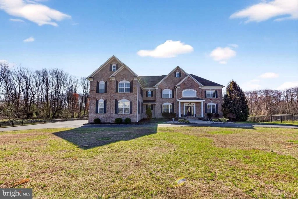 Photo of 207 EMERALD LANE