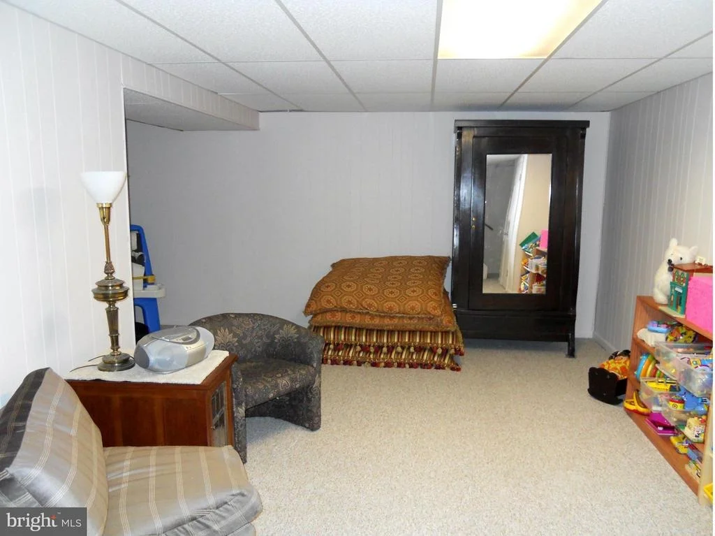 Photo of 1805 QUEENSGUARD ROAD